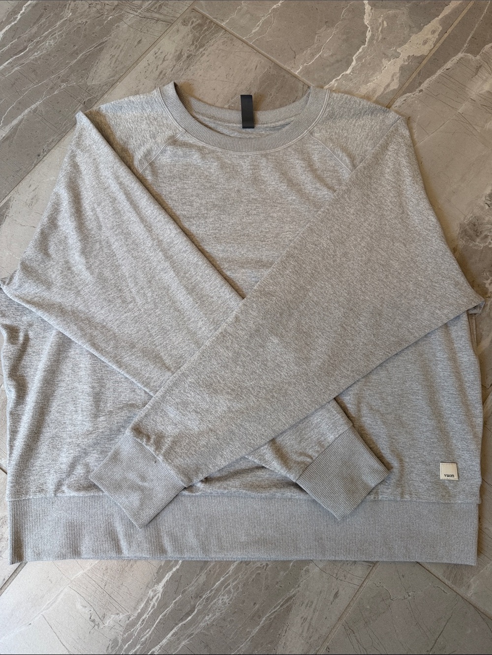 Vuori women’s halo Heather Light Gray Crewneck. Size medium